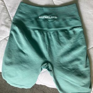 Seamless ALPHALETE Biker Shorts, Size Medium